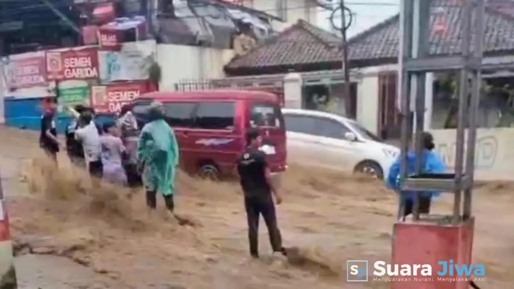 banjir pacet-cipanas