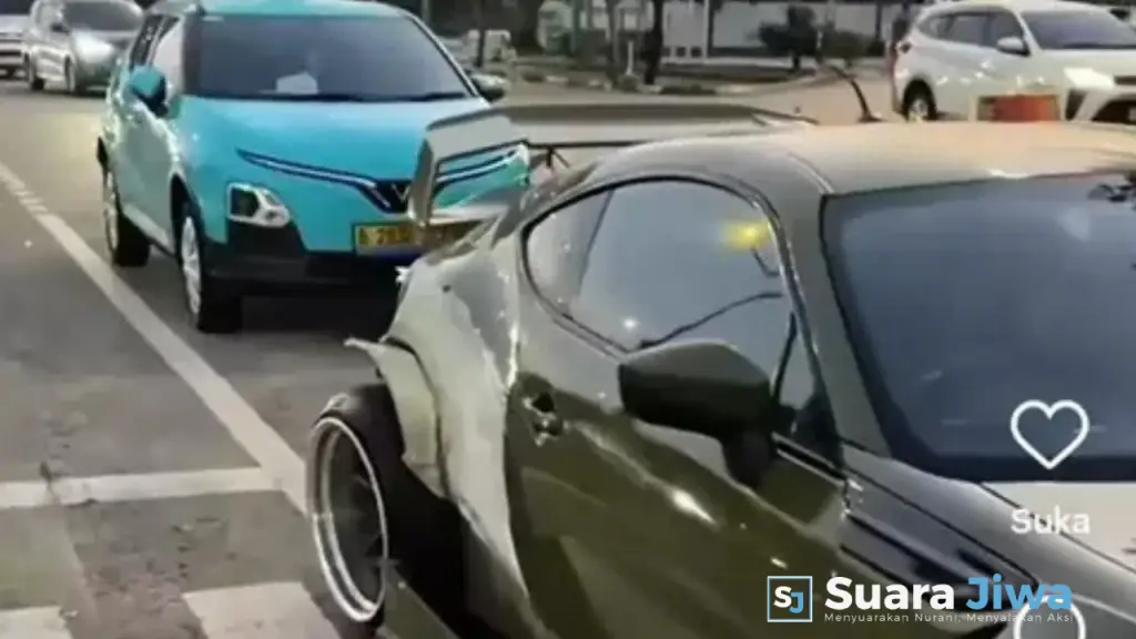 toyota 86 ditabrak