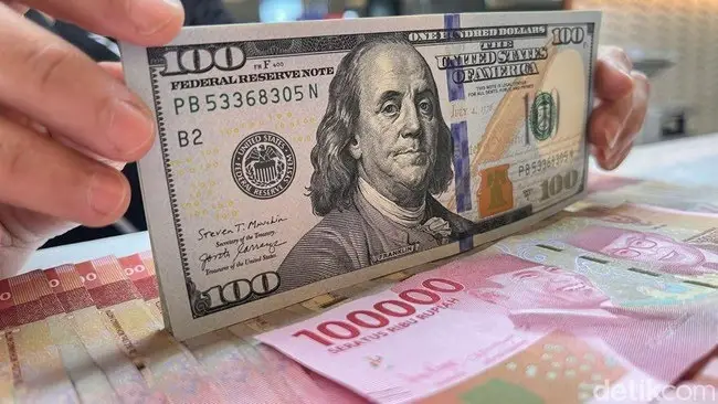 Dolar Tembus Rp18.000